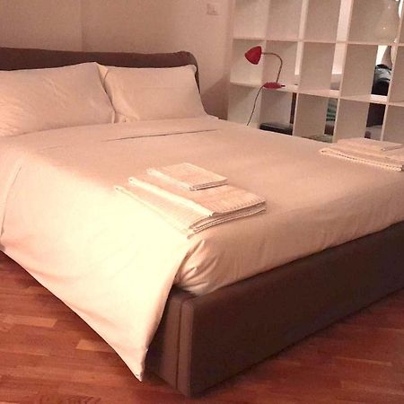 Loft Del Pratello Apartman Bologna Kültér fotó