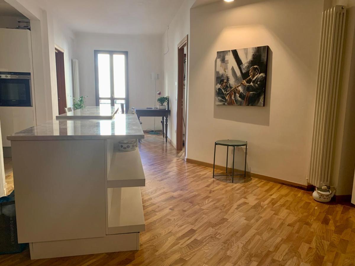Loft Del Pratello Apartman Bologna Kültér fotó