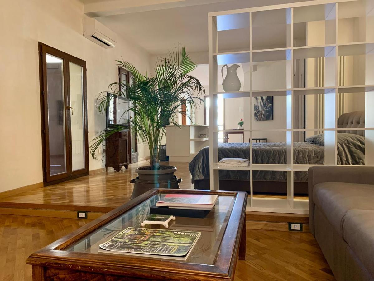 Loft Del Pratello Apartman Bologna Kültér fotó